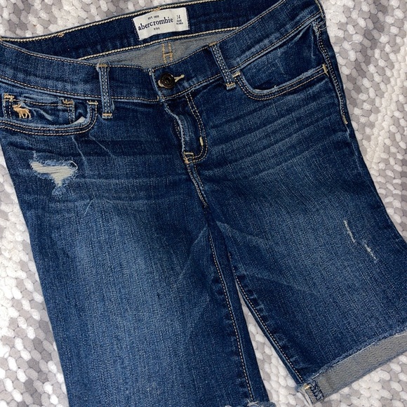 Abercrombie shorts girls size 14. Factory distressed and cuffed. GUC!!! - Picture 7 of 10